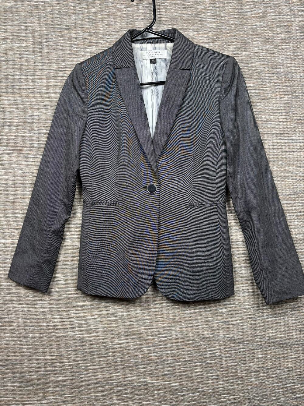 Tahari Arthur S. Levine Blazer Jacket Womens Sz 2P Black Gray One Button Casual